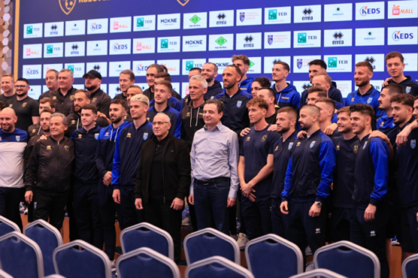 Kurti me mesazh mbështetjeje për FFK-në dhe Kombëtaren e Kosovës