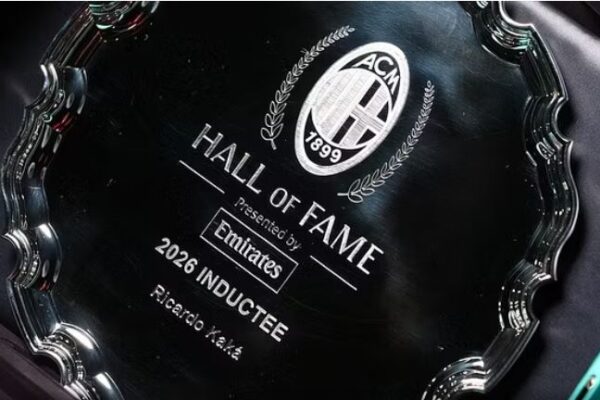 Legjendat e Milanit/ Gullit, Kaka dhe Ancelotti futen në “Hall of Fame” të klubit kuqezi