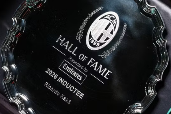 Mesfushorët më të mirë në historinë kuqezi. Gullit, Kaká dhe Ancelotti në “Hall of Fame” të Milanit