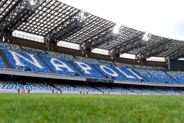De Laurentiis ka gati “planin B” nëse ikën Conte, një rikthim i bujshëm dhe ish-trajneri i kombëtares në listë