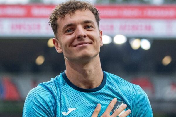 ​Asllani thyen heshtjen, flet për mundësinë e kalimit te Barcelona