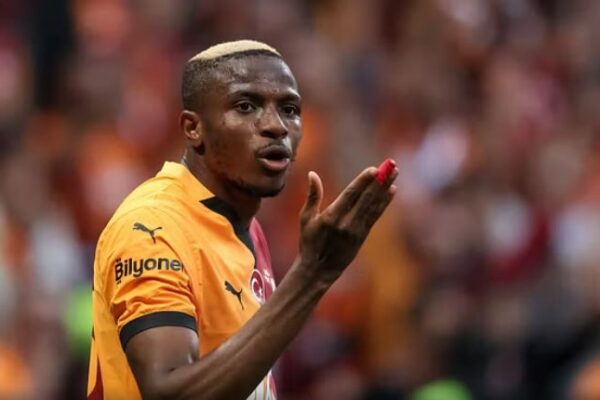 Mercedesi denoncon Victor Osimhen, sulmuesi afrikan nuk ka paguar këstet e makinës