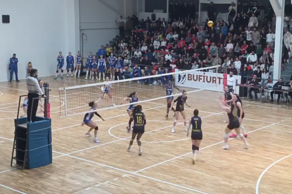 Volejboll vajza/ Spektakël në “Arefi Berberi”, Tirana fiton në Pogradec