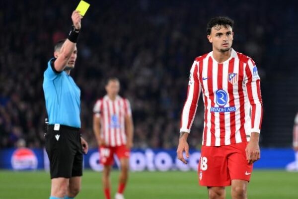 Rregullorja i jep të drejtë, Flick i tërbuar për penalltinë e munguar, trajneri: Në VAR ishte një gjerman, faleminderit Gjermani!