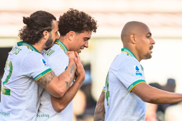 Roma del me tre pikë të arta nga transferta në Bologna dhe nuk dorëzohet për Championsin (video)