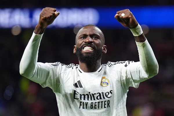 Rudiger mbetet te Real Madridi, Alaba largohet