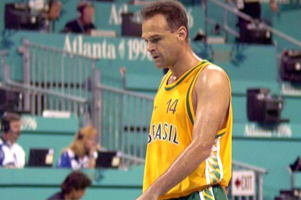 Basketbolli në zi, ndahet nga jeta legjenda braziliane e parketit Oscar Schmidt