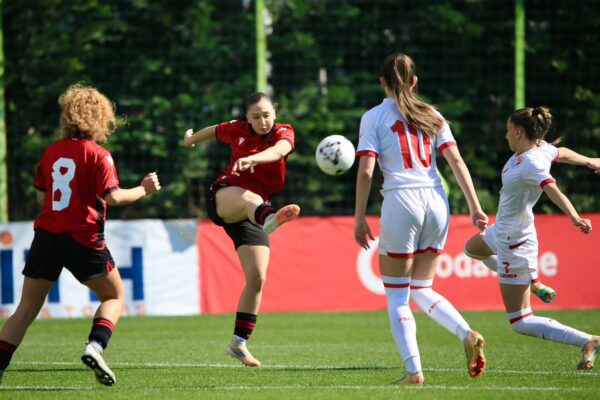 Kualifikueset e Kampionatit Europian U-19 për vajza / Shqipëria barazon me Malin e Zi