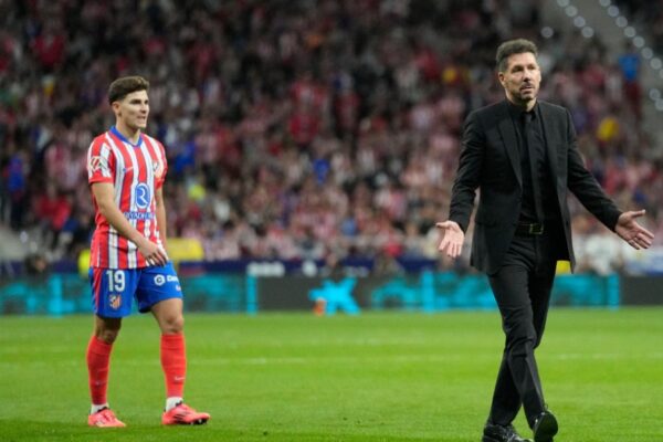 “Nuk shqetësohem”, Simeone zbulon ekipet që duan Julian Alvarez dhe ka një mesazh të qartë