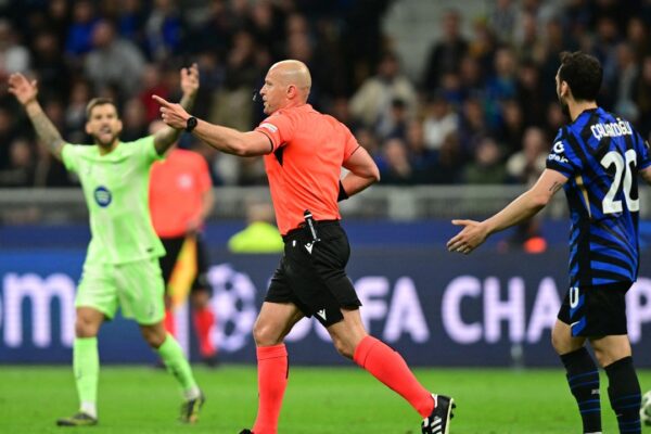 Szymon Marciniak reagon sërish për ndeshjen Inter – Barcelona në Ligën e Kampionëve