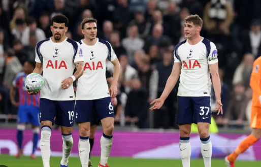 Rrezikon rënien nga kategoria, Tottenham kërkon psikolog në LinkedIn