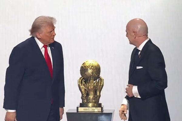 Infantino: Irani do të jetë në Kupën e Botës