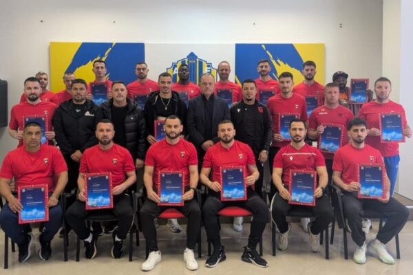 FSHF përmbyll kursin UEFA B në Elbasan, diplomohen edhe dy kapitenët verdheblu