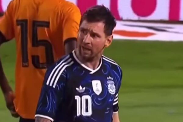 Messi kapiten i vërtet – E ftoi Otamendin për të gjuajtur penalltinë