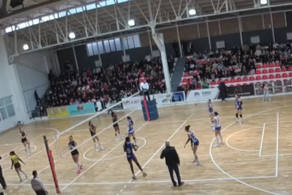 Volejboll vajza/ “Akti i parë” i finales, Tirana fiton në Pogradec