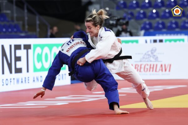 Distria Krasniqi në finale të Evropianit, lufton për medaljen e artë