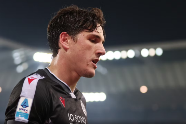 Vetëm një lojtar italian në fushë, ndeshja Udinese-Como vendos rekord në Serie A