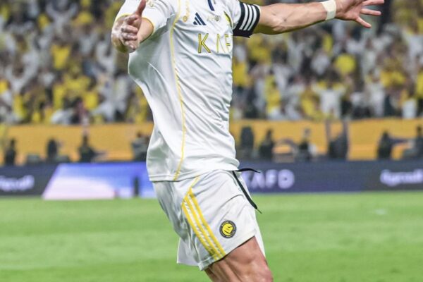 Cristiano Ronaldo feston titullin e parë në Arabinë Saudite-Al Nassr shpallet kampion
