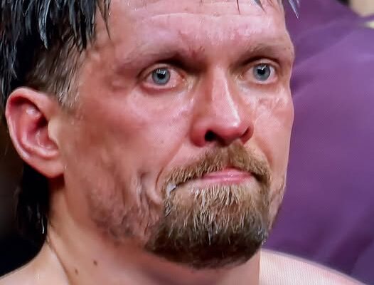 Oleksandr Usyk mbron titullin e kampionit të botës në peshat e rënda me fitore ndaj Ric Verhoeven