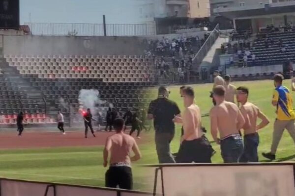 PAMJE TË RËNDA! Shpërthen dhuna në “Elbasan Arena”, tifozët e Elbasanit SHERR MASIV me ata të Tiranës (Video)