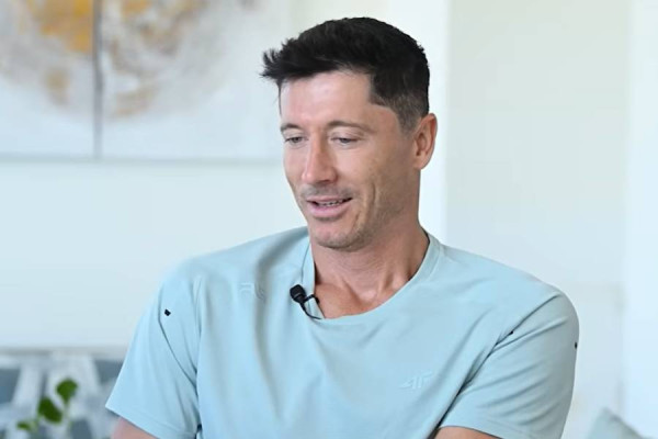 ​Lewandowski paralajmëron largimin nga Barcelona