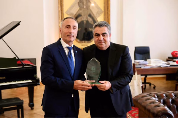Ministri shqiptar i sportit: Prishtina dhe Durrësi po ndërtojnë një histori të re për sportin mesdhetar