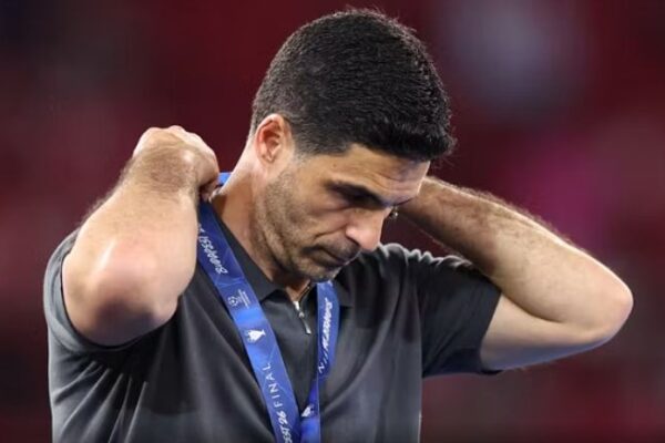 Arsenali, Arteta midis “dhimbjes” dhe polemikave: Na mungon një penallti