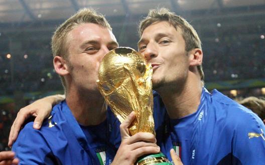 Totti: Nuk ka pasur kurrë tension mes meje dhe De Rossit. Numri 10 për Dybala? Roma nuk është Torino…
