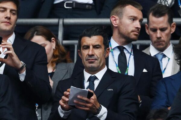 Figo rrëzon rikthimin e Mourinhos: Është miku im, por nuk besoj se Real Madridi ka nevojë për të