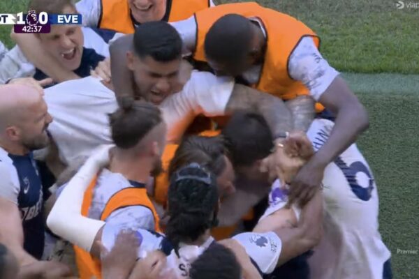 45′ e para të javës së fundit: Në lojë janë ende tre verdikte. Tottenham drejt shpëtimit, Arsenal dhe City bëjnë detyrën (video)