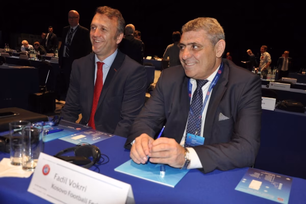 Emisioni “VAR” sonte i kushtohet 10-vjetorit të pranimit të Kosovës në UEFA