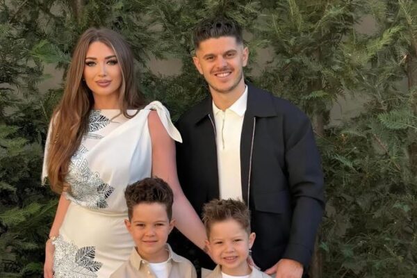 Milot Rashica uron Kurban Bajramin së bashku me familjen e tij