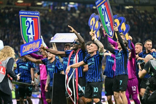 Scudetto i 21-të për Interin, tifozët ndezin festën me mesazhin enigmatik “14” dhe “+7”