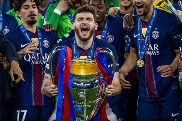 Kvara është shpallur lojtari më i mirë i Champions League për sezonin 2025/26