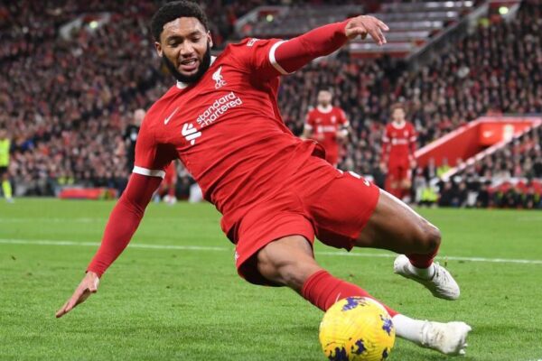 Luan prej 11 vitesh në “Anfield”, mbrojtësi pranë lamtumirës: Çdo gjë mund të ndodhë këtë verë