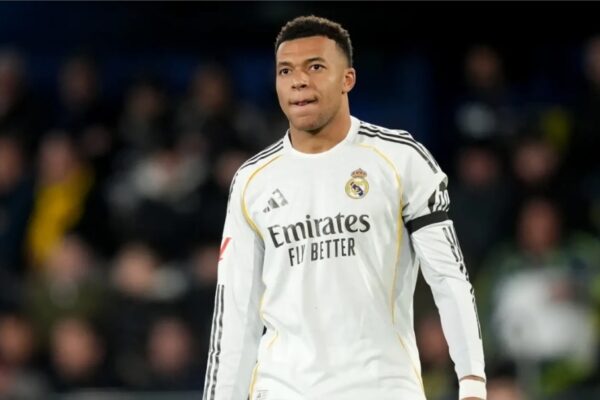 Grindje për lëndime, udhëtim me jaht dhe peticion: Çfarë po ndodh me Mbappen te Real Madridi?