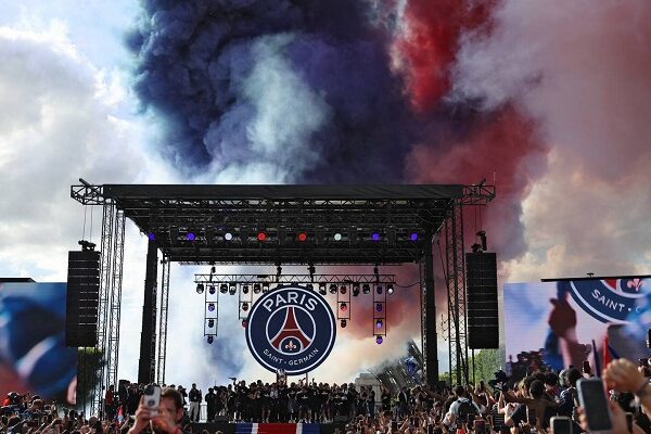 PSG, paradë në Paris për suksesin në Champions League