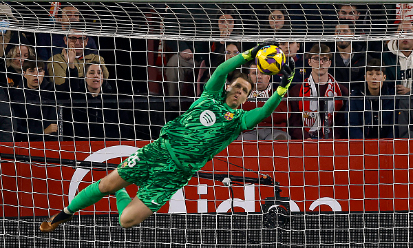 Barça, Szczesny harron Buffon: Për herë të parë po luaj me një portier më të mirë se unë