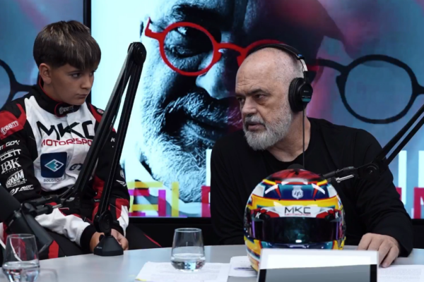 Roani, talent i ri shqiptar i automobilizmit: Ëndrra ime është Formula 1 