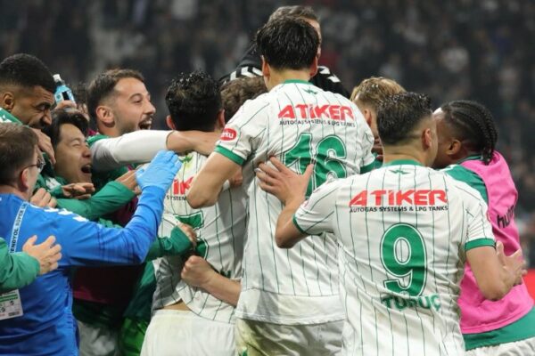 Asllani dhe Besiktas mbeten jashtë finales së Kupës së Turqisë. Enis Bardhi “hesht” Stambollin me golin e tij (video)