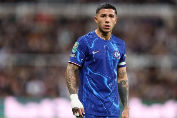 Jo vetëm Real Madrid, betejë trepalëshe për Enzo Fernandez. Argjentinasi mund të behet “tradhtari” më i madh te “Blutë”