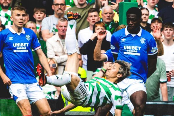 Celtic triumfon në “The Old Firm Derby” dhe rikthehet fuqishëm në garë për titullin, dy javë para fundit (video)