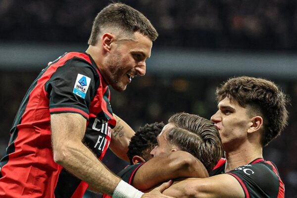 45′ e para të javës së fundit: Milan dhe Roma drejt arritjes së objektivit, Como nuk dorëzohet. Derbi nis me vonesë