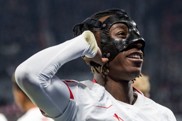 Liverpool ofron 100 mln euro, PSG shkon deri në 120 mln euro. Klubet e mëdha të “çmendura” pas këtij 19-vjeçari