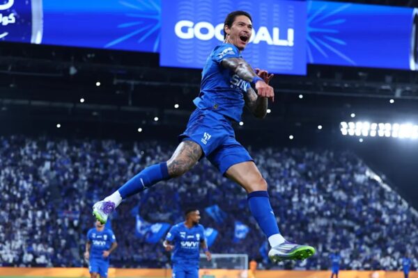 Joao Cancelo dhe një sulmues. Barcelona punon për goditjen e dyfishtë nga Al-Hilal