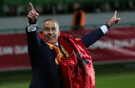 Sylvinho prek tifozët kuqezi me mesazhin e fundit: Do ju mbështes gjithmonë