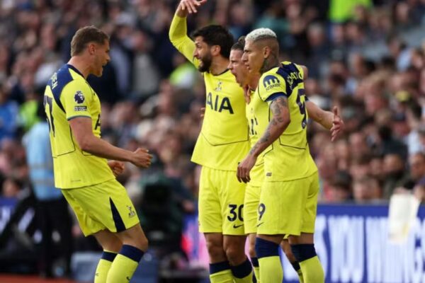 Tottenhem merr fitoren e sezonit në transfertën ndaj Aston Villa dhe tani e ka vetë në duar fatin e mbijetesës (video)