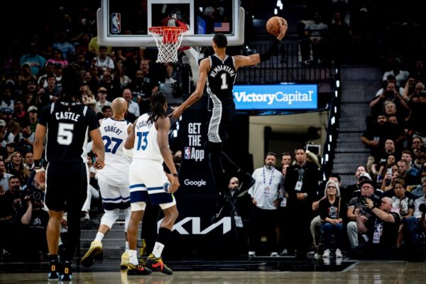 Play-off NBA/ San Antonio fiton lehtë ndeshjen e pestë me Minnesota-n