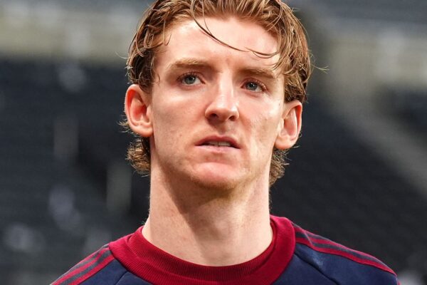 Merkato/ Bayern-i hap negociatat me Newcastle për Anthony Gordon