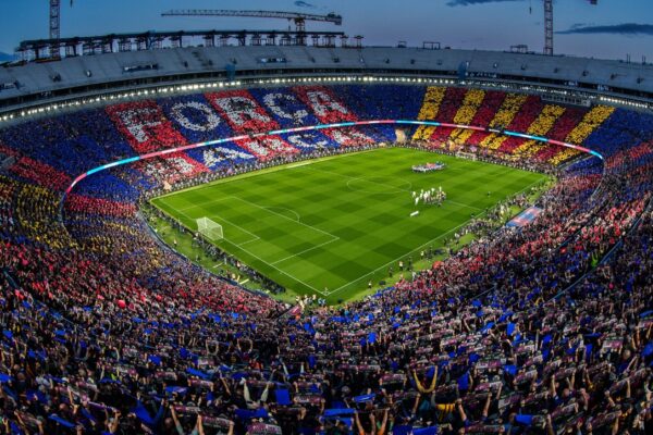 Barcelona fiton El Clasico-n dhe titullin kampion për këtë sezon. Nis festa në “Camp Nou” (video)